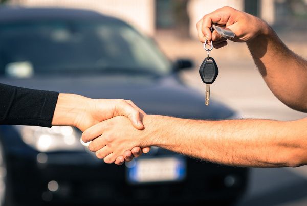 Traditional Methods of Selling Cars in the UAE
